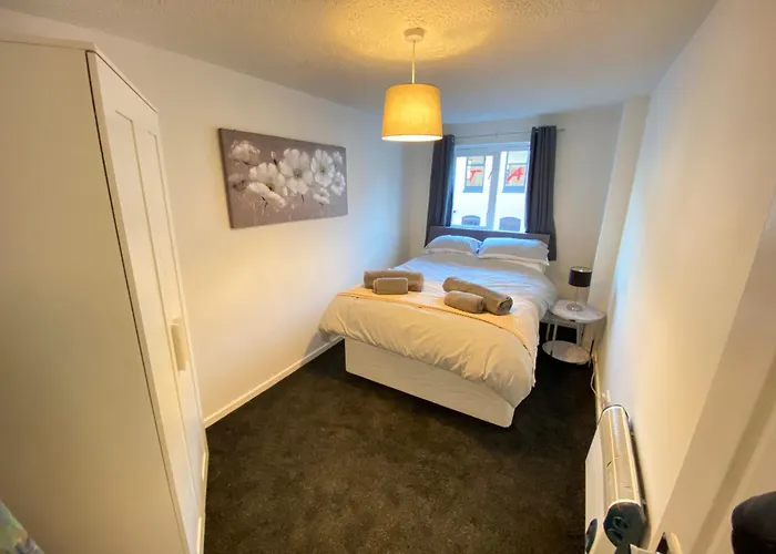2 Bedroom Modern Apartment